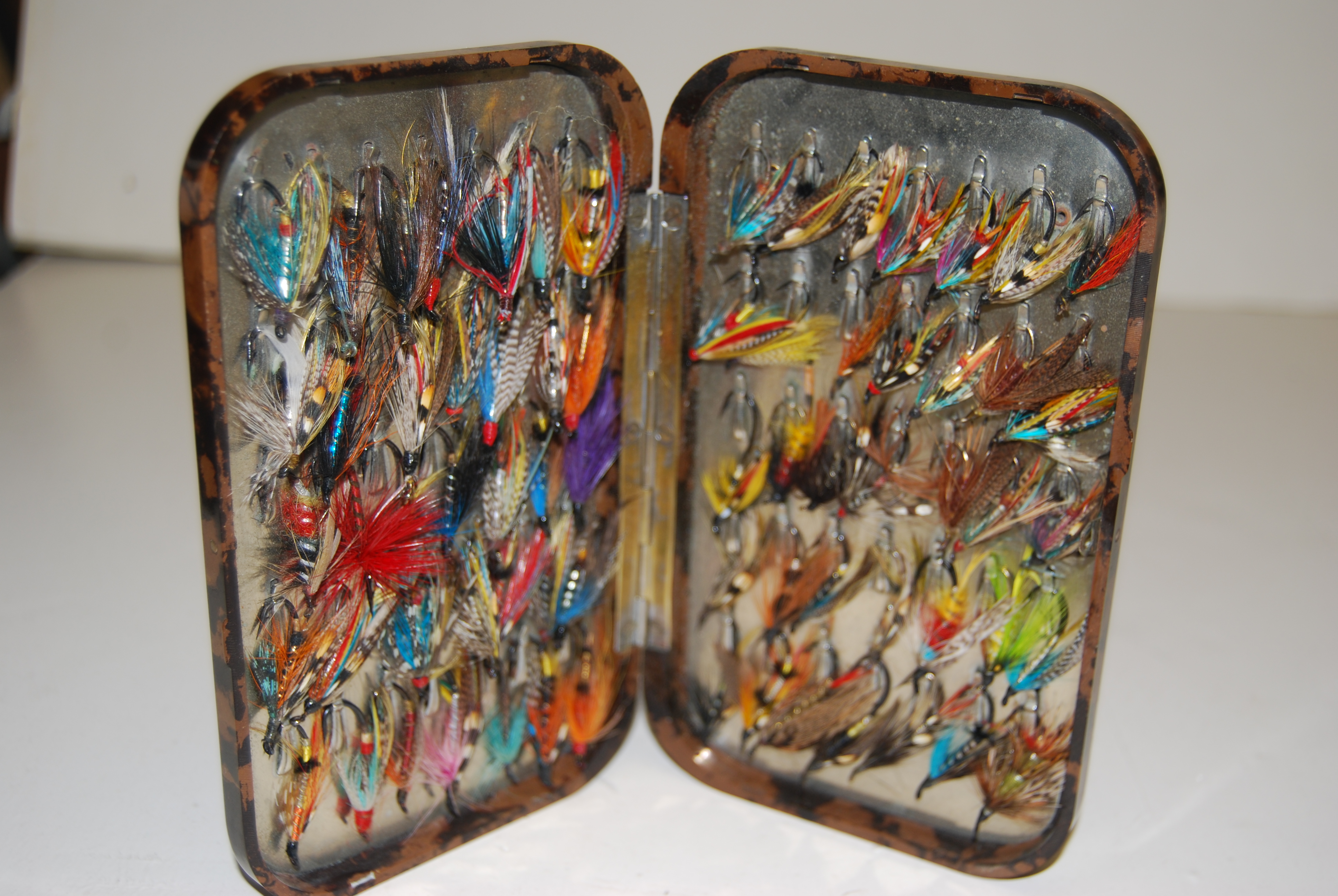 6 1/4 in. HARDY NERODA FLY BOX No. 1B. [ Circa 1934] Small Salmon or Low  Water Salmon Flies. Fitted with 70 Holdtite finger clips. With 70 vintage  Salmon Flies, #4 -#8