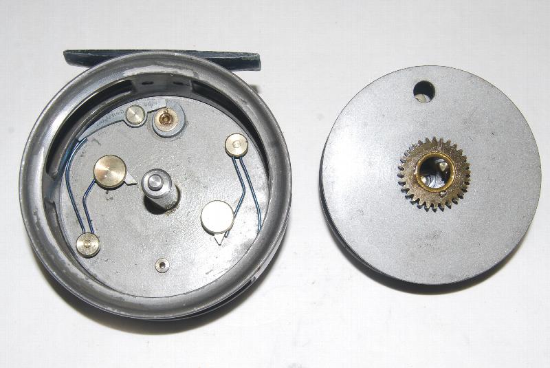 3 1/4 J.W. YOUNG BEAUDEX. RH. 9/16 wide spool. 6.1 oz. Cap. WF-4/5 + 50  yd. Circa 1950-1950.