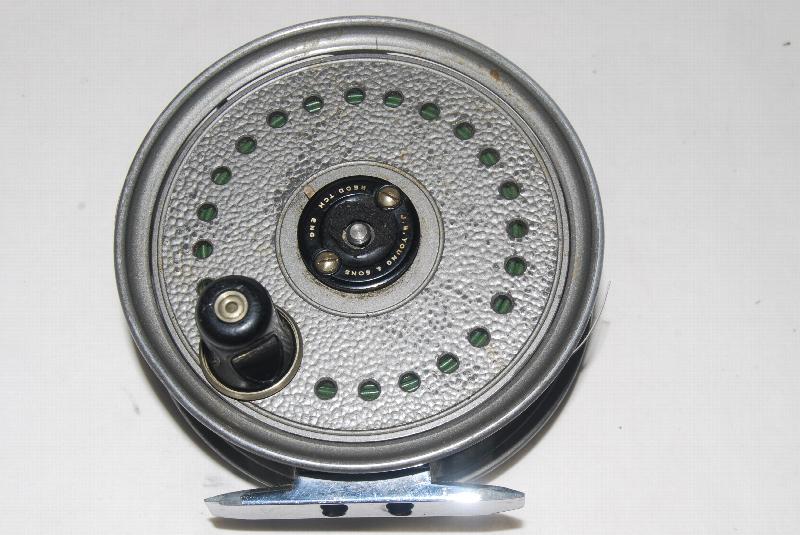 3 3/4 J.W. YOUNG BEAUDEX. MW. Salmon. RH. 7/8 wide spool. 9.1 oz. Cap. WF- 9/10 + 150 yd. Circa 1950's.